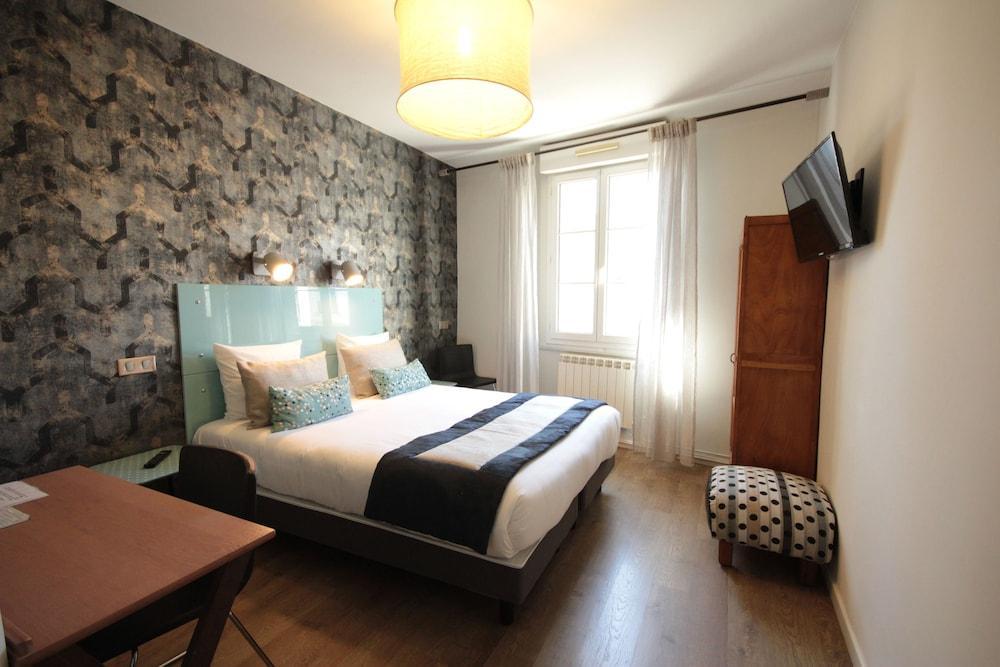 Brit Hotel Privilege Lisieux - La Villa Des Arts Екстериор снимка