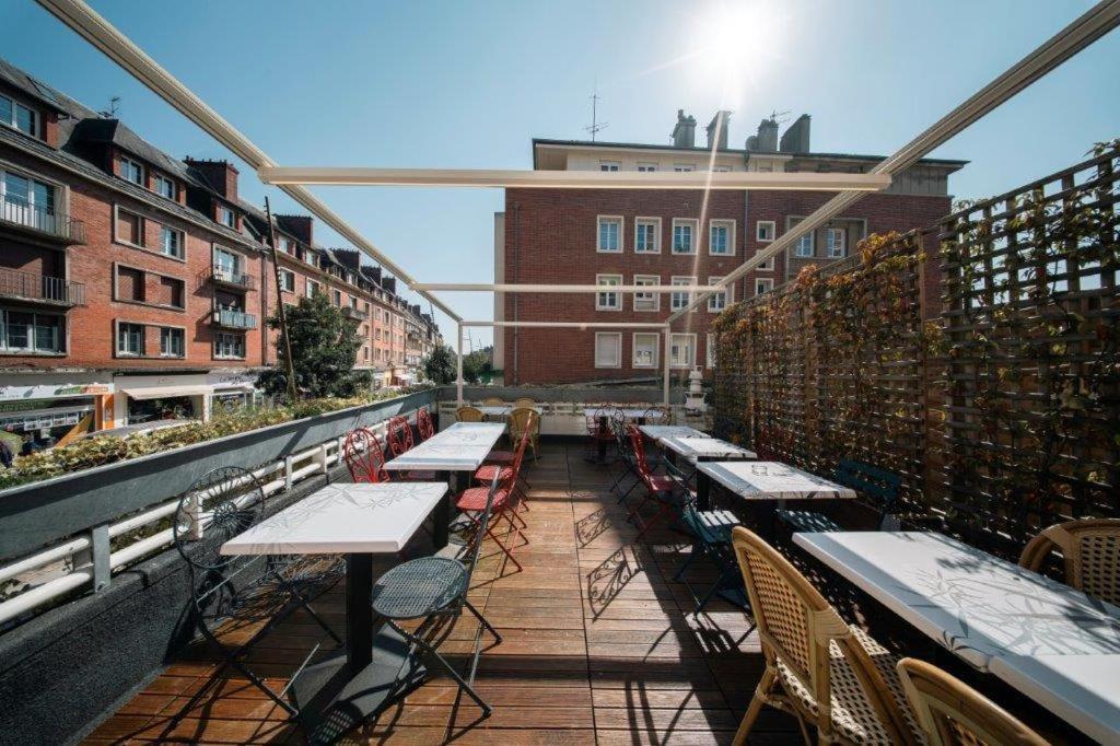 Brit Hotel Privilege Lisieux - La Villa Des Arts Екстериор снимка