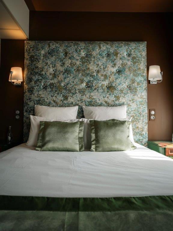 Brit Hotel Privilege Lisieux - La Villa Des Arts Екстериор снимка