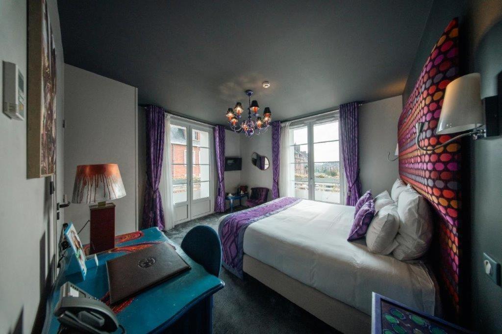 Brit Hotel Privilege Lisieux - La Villa Des Arts Екстериор снимка