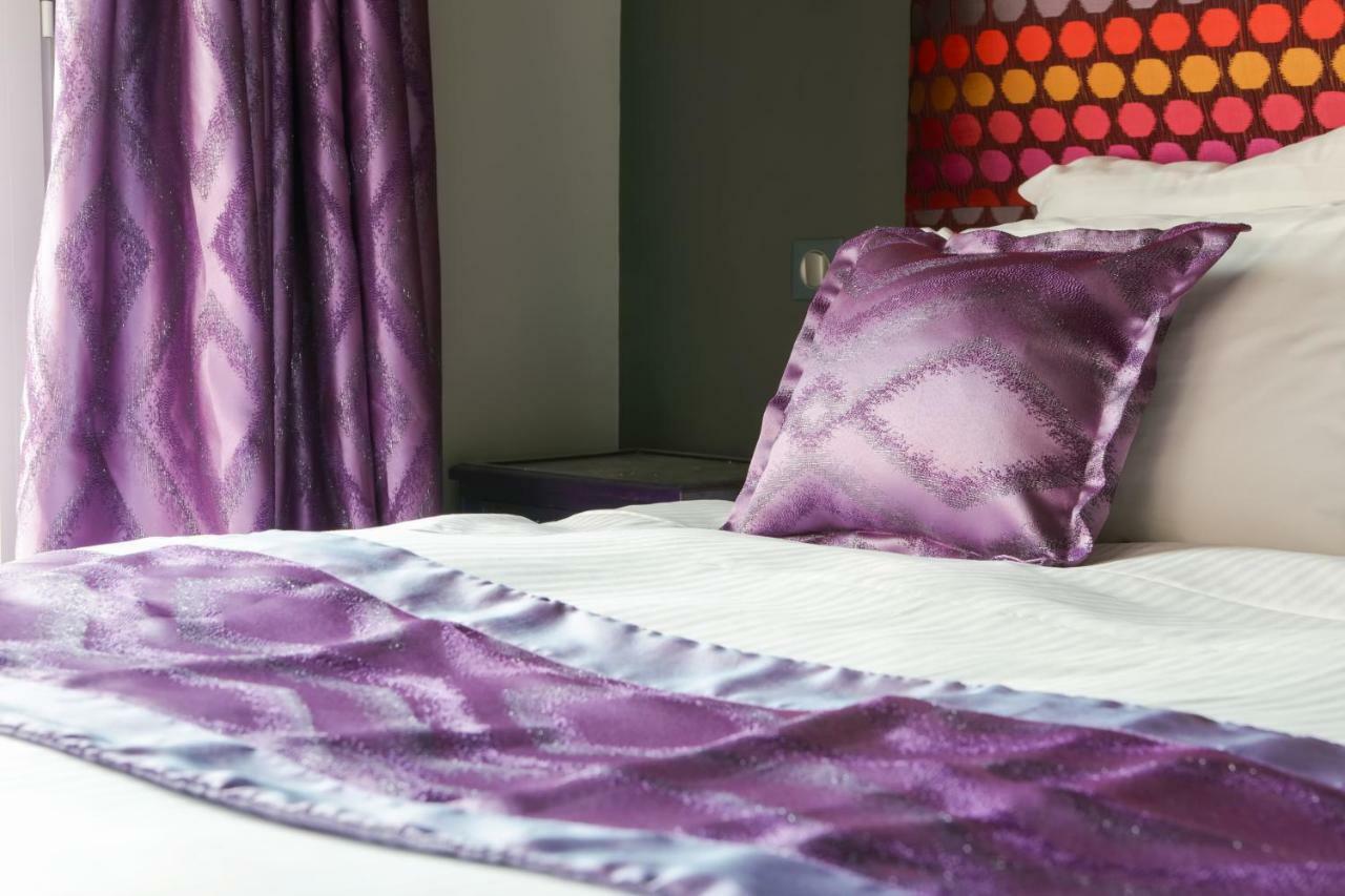 Brit Hotel Privilege Lisieux - La Villa Des Arts Екстериор снимка