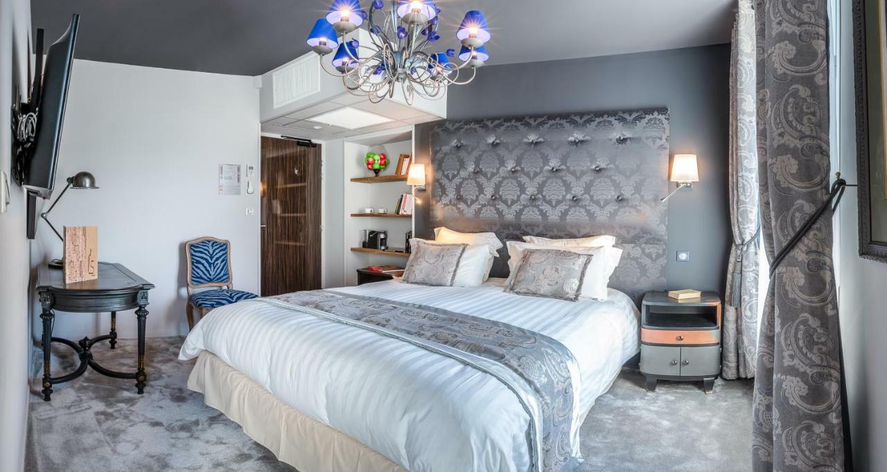Brit Hotel Privilege Lisieux - La Villa Des Arts Екстериор снимка