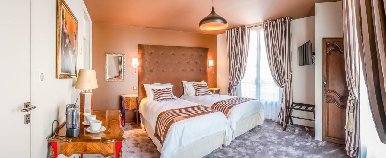 Brit Hotel Privilege Lisieux - La Villa Des Arts Екстериор снимка