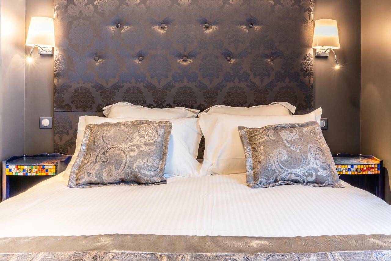 Brit Hotel Privilege Lisieux - La Villa Des Arts Екстериор снимка