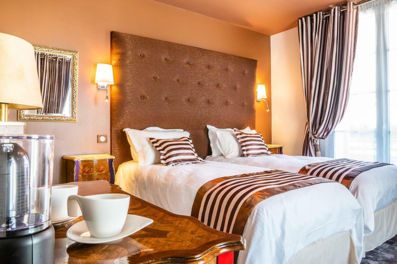 Brit Hotel Privilege Lisieux - La Villa Des Arts Екстериор снимка