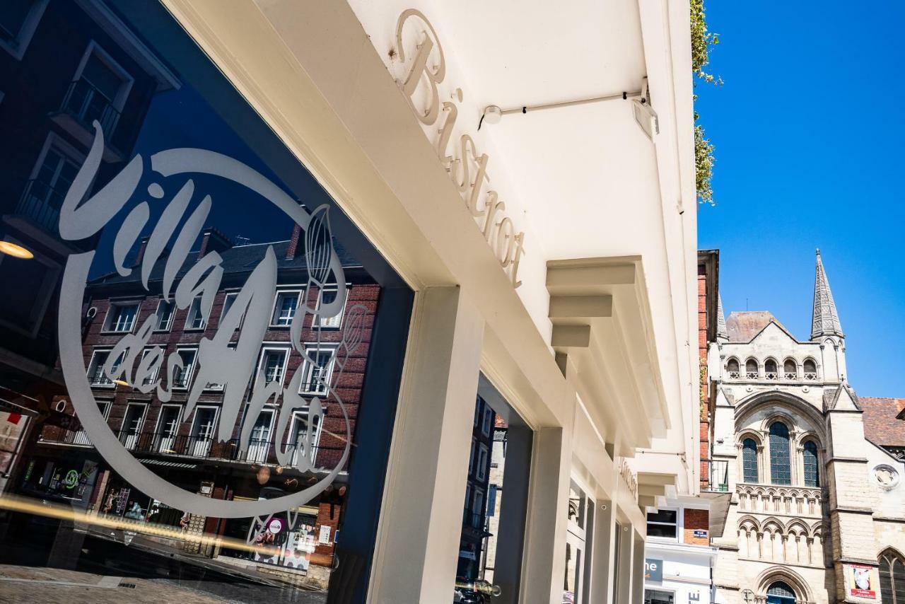 Brit Hotel Privilege Lisieux - La Villa Des Arts Екстериор снимка