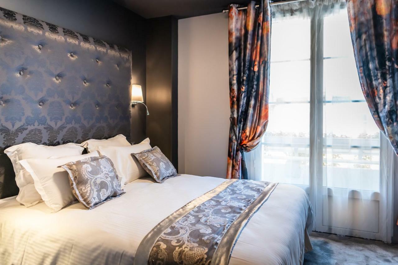 Brit Hotel Privilege Lisieux - La Villa Des Arts Екстериор снимка